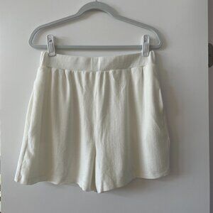 Walter Baker Velour Pull-On Shorts in White,‎ W6393, XL